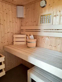 Modern thatched-roof holiday home \"Käptn's Sechser\" incl. free use of sauna, 2 bedrooms - Image 3