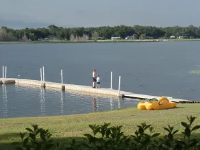 Beautiful Lake House on Cowpen Lake w/Private Fishing Pond Boat Rental Available - Image 2