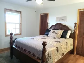Secluded Magnolia Cabin & Hot Tub - Image 3