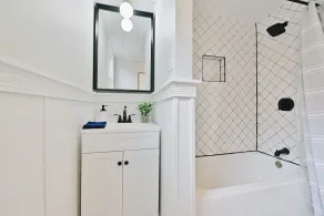 Indianapolis Luxury Clean Downtown Home. - Image 2