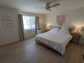 5-bed Large Bohemian BEACH Pad with AC, Patio & Parking - Walk 1min to BEACH! - Image 5