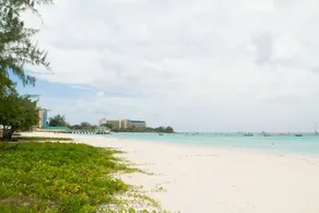 Moderne 2 værelses lejlighed beliggende i det historiske område Bridgetown, Barbados - Image 3