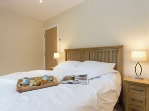 3 bedroom accommodation in Ventnor - Image 4