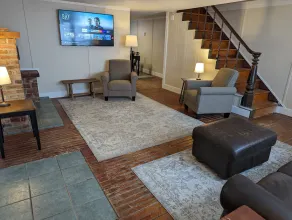 Charming, Pet Friendly, Lake View Home. Pontoon and/or Slip Available - Image 3