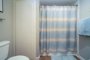 Stunning Resort Living 2 bed Luxury Condo in Oaks North- READ DESCRIPTION - Image 5