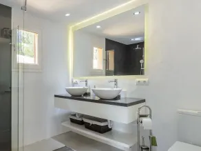 Vista unica e panoramica per questa villa con 6 camere da letto e 6 bagni - Image 4