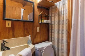 Romantic Get-away Cabin in the woods, w/Hottub next to coolest small town in USA - Image 2