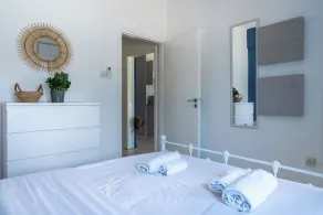 Sea Breeze 1-BR Apt in Pyla - Image 5