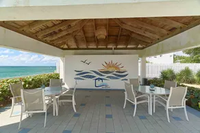 Seafront Paradise Loft - Image 4