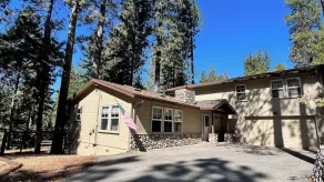 Spacious, Family Friendly, Hot Tub, Game Room, Forest View, Fireplace, 2 decks - Image 5