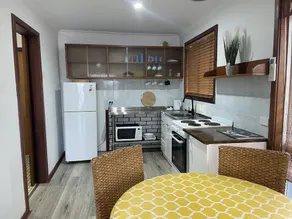 Beach Stay on Ormsby. Two bedroom unit with secure backyard.   - Image 5
