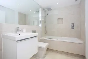 ALTIDO Vibrant 2 Bedroom Apartment in City Centre - Image 3