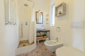 Exklusive Villa mit Park und Pool, atemberaubende Aussicht 8/18 Personen-ruhig - Image 3