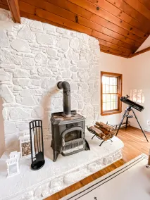 The Ipê House: Chic Catskills Cabin, 60min to Belleayre Mountain Ski - Image 3