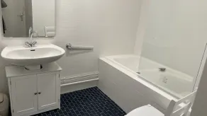 Appartement T4 70m2 - meublé - centre ville - proche Thermes - Image 2