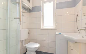2 bedroom beautiful home in Rogoznica - Image 3