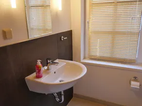 Apartamento para 4 pessoas, grande jardim, wi-fi e estacionamento gratuito - Image 3