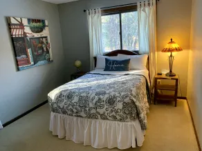 Winter Wonderland Getaway. Whole home with private entrance, yard, parking. - Image 5