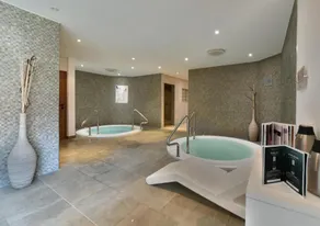 Wifi, skiurlaub an der piste, schwimmbad, hammam, terrasse, balkon, fernseher - Image 4