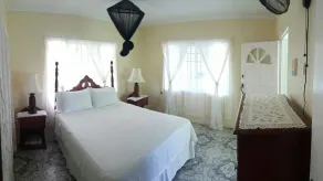 Rock Side Beach Villa - Image 5