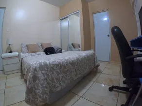 Apartment Double Bed- Sleeps 2 - Free WIFI - Image 3