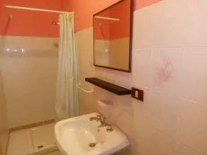 Room with 4 bunk beds for rent, with a private en suite bathroom - Image 2