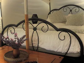 Luxury 2-4 Bell Tent in Private Field-Beach 10mins - Image 2