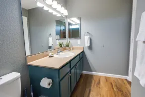 4BR w pool, fire pit, 3 king rooms - Image 5