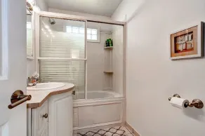 WALK TO U OF I CHAMPAIGN CAMPUS & STADIUM, SLEEPS 6,NEW MONTHLY RATE!! - Image 2