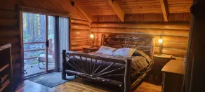 Peaceful, private log home with exceptional views and amenities - Image 5