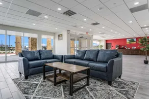 Convenient Location! FREE Parking & Breakfast, Short Drive to Katy Heritage Park - Image 5