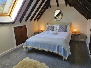 THE CIDER HOUSE, pet friendly, character holiday cottage in Dalwood - Image 4