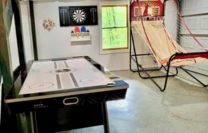 Bearfoot Bliss-Bear Hunt • Arcade • Hot Tub- Fire Pit- Adventure Cabin-Sleeps 12 - Image 5