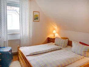 Beachfront vacation home in Prerow, sleeps 5, pets allowed, parking, Wi-Fi - Image 4