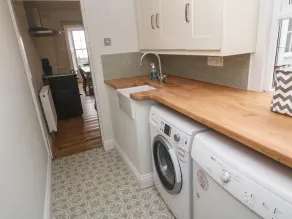 BELMONT, family friendly, country holiday cottage in Newlyn - Image 2