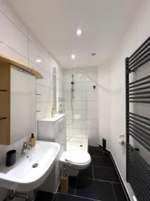 Wiesbaden 2 room kitchen bathroom W1 - Image 2