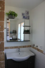 Klassificeret ejendom *** stille, indhegnet, træer og blomster med privat pool - Image 4
