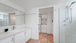 Seascape U1 Golden Beach Retreat With Ocean Views - Image 2