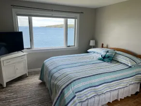 Spectacular views, close to down town Rockland - Image 5