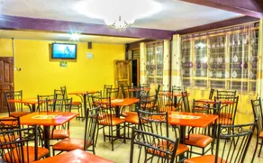 Esstana Hotel - Image 4