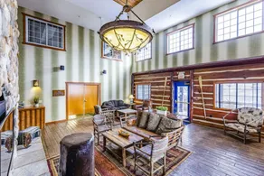 Deluxe King with Private Balcony in Peoria! Stoney Creek, Free Breakfast - Image 5