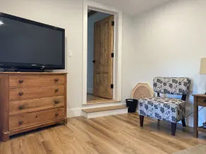 Completely renovated secluded 6 bedroom farmhouse in central PEI - Image 2