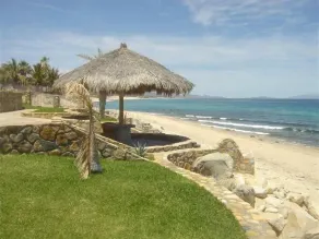 Estate Guesthouse sleeps 8, possible 12, wifi 57mbps - Image 4