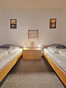 Family apartment with sweeping views of the old town across the inland lake - Image 3