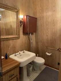 Lakefront Cottage with Private Beach, Sleeps 14 - Image 3