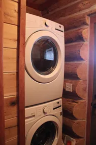 Cozy pine log cabin - Image 2