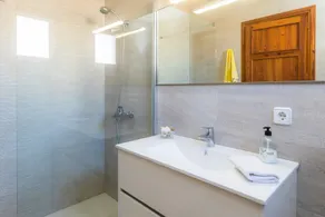 Beautiful Vacation Home \"Can Rosito\" with Sea View, Wi-Fi, Balcony & Terrace - Image 3