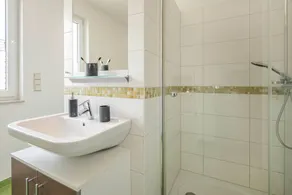 Cozy vacation apartment in Zinnowitz with balcony and fireplace near the beach & town - Image 4