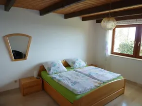 Cozy vacation apartment with two bedrooms and terrace - Image 5