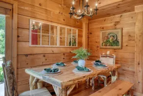 Cabin with 3 bedrooms, game room, sunrise & mountain views! - Image 3
